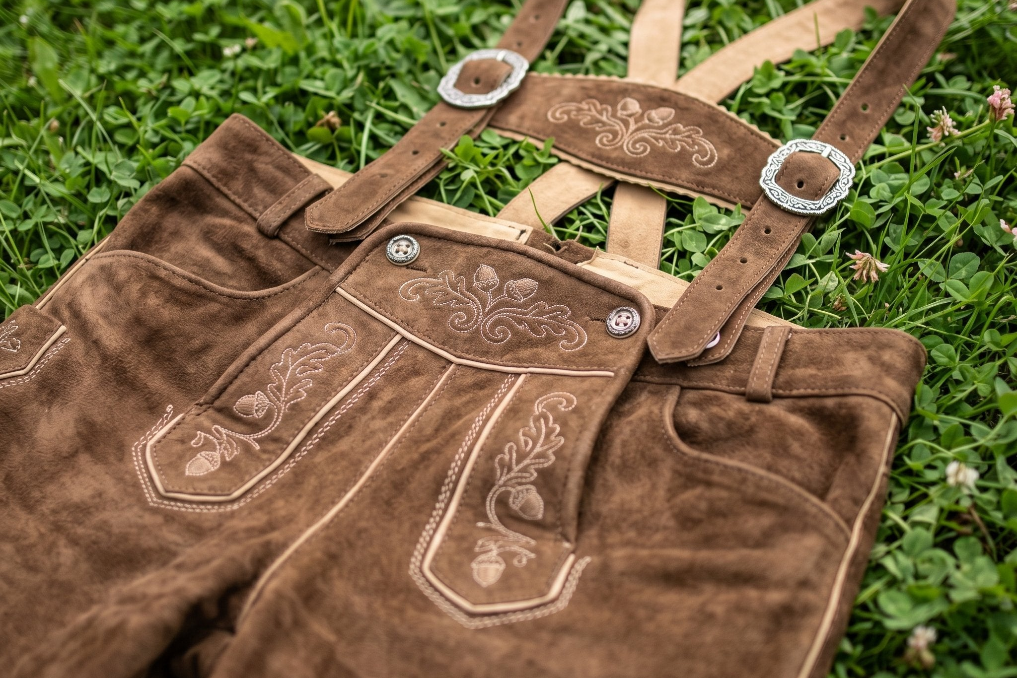 Slik vasker og vedlikeholder du lederhosen i ekte skinn