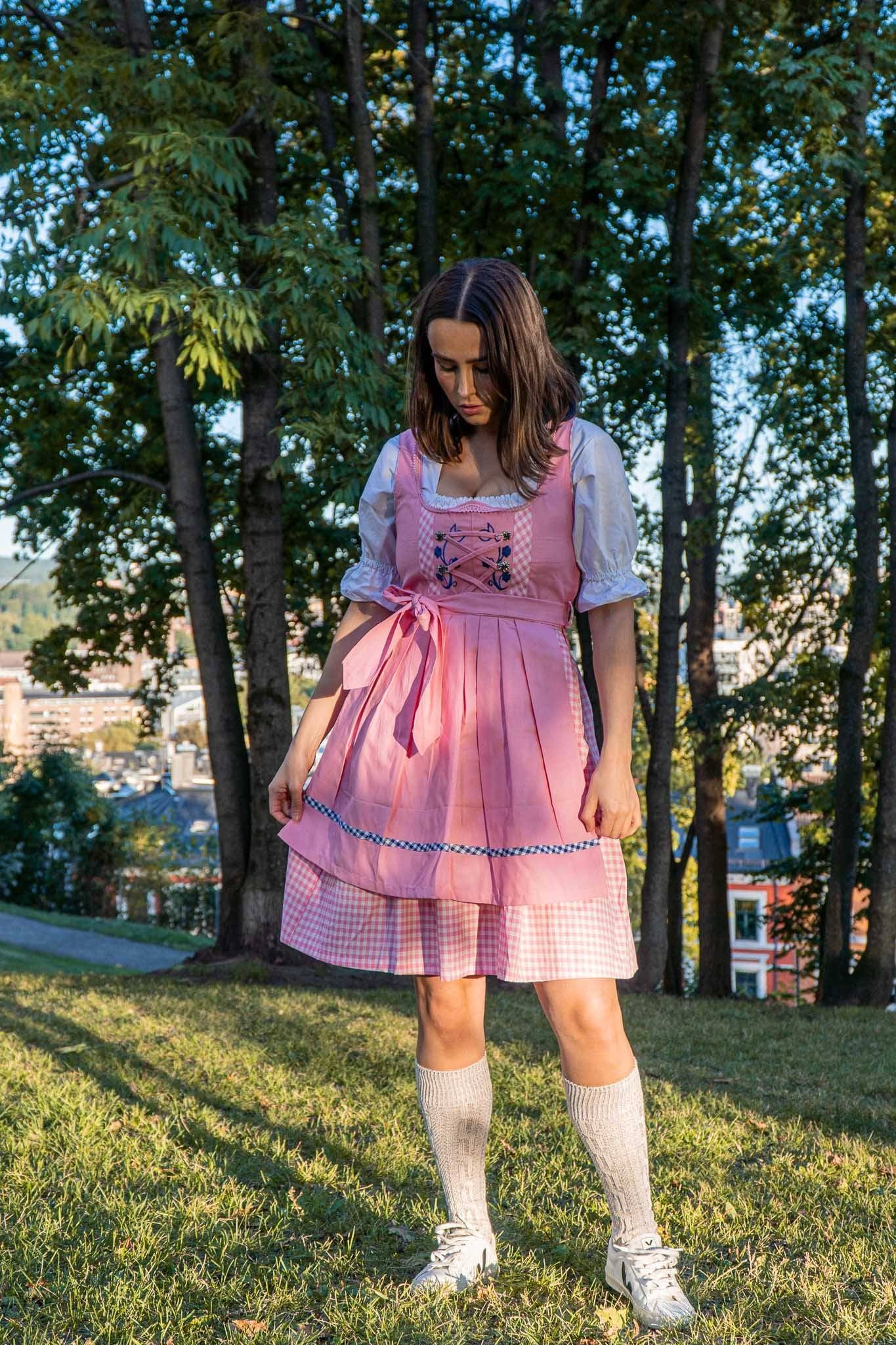 Lieselotte Dirndl • Rosa • Bomull