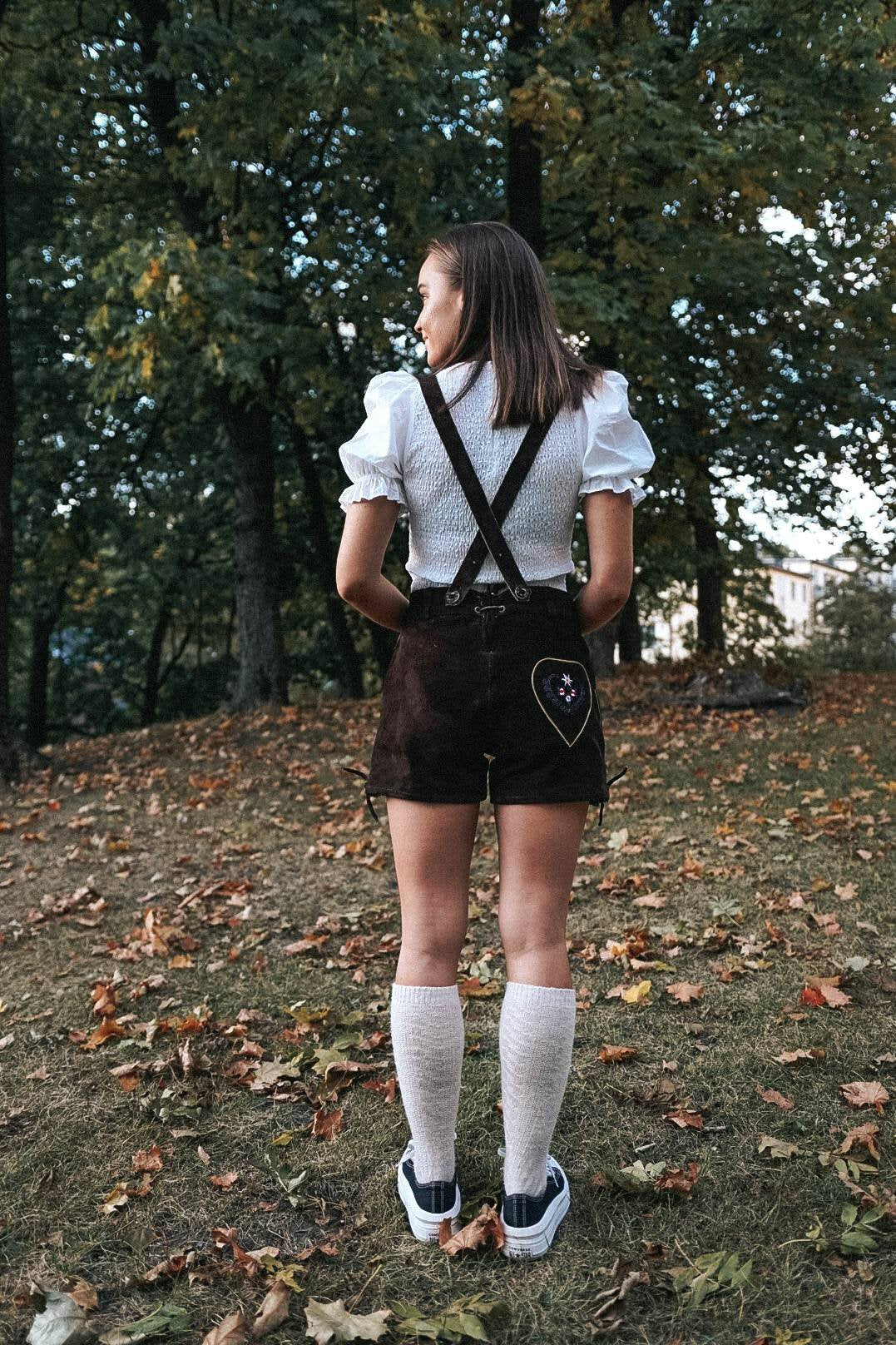 Anna Lederhose • Kort • Mørk Brun • Semsket Skinn