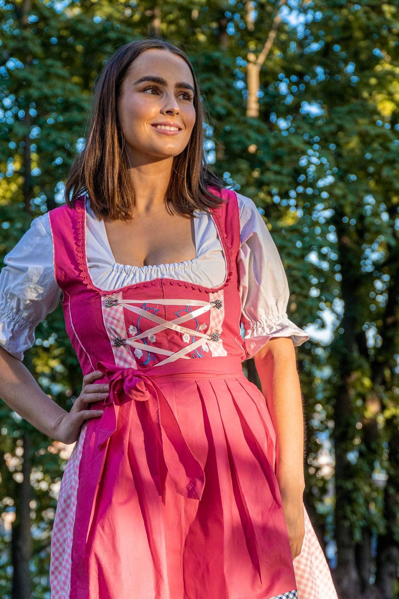 Erika Dirndl • Sterk Rosa • Bomull