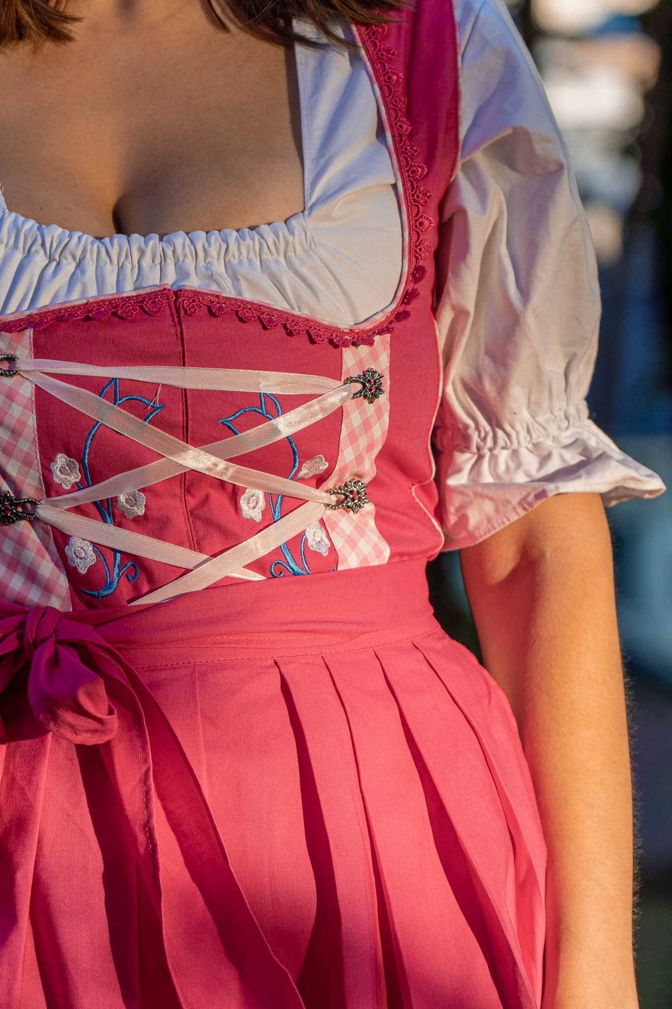 Erika Dirndl • Sterk Rosa • Bomull
