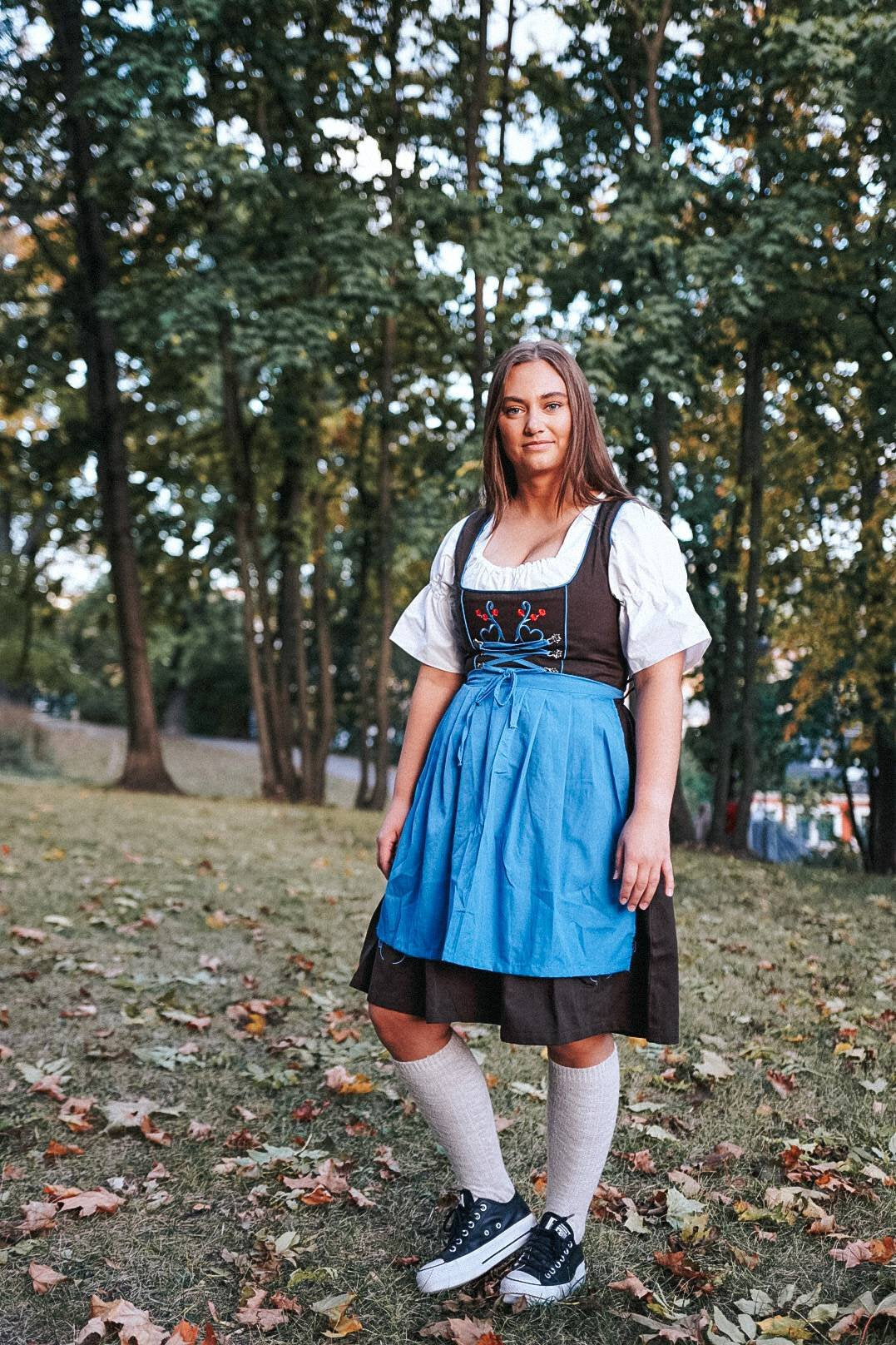 Hildegard Dirndl • Brun og Blå • Bomull