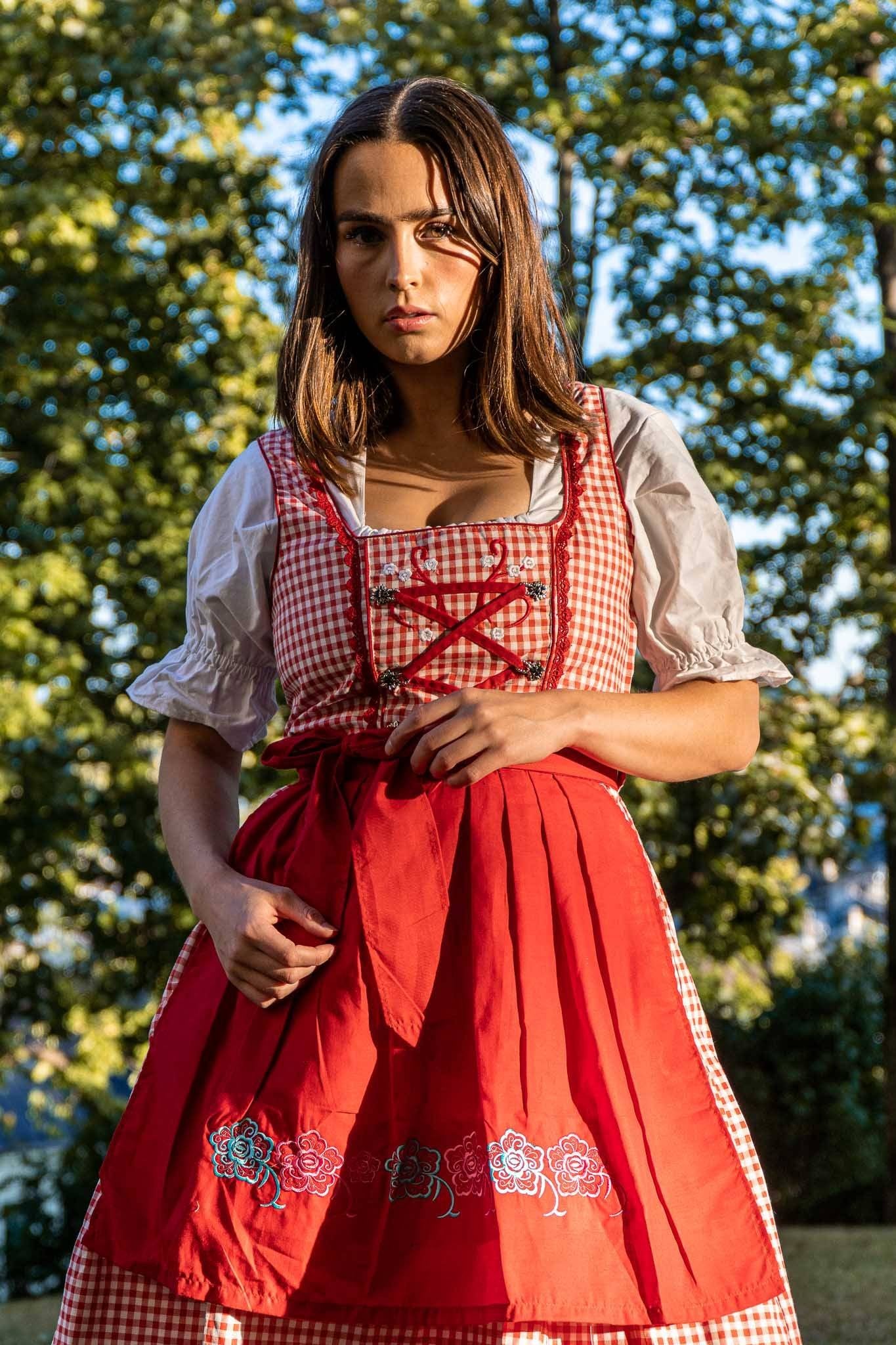 Marie Dirndl • Rød • Bomull