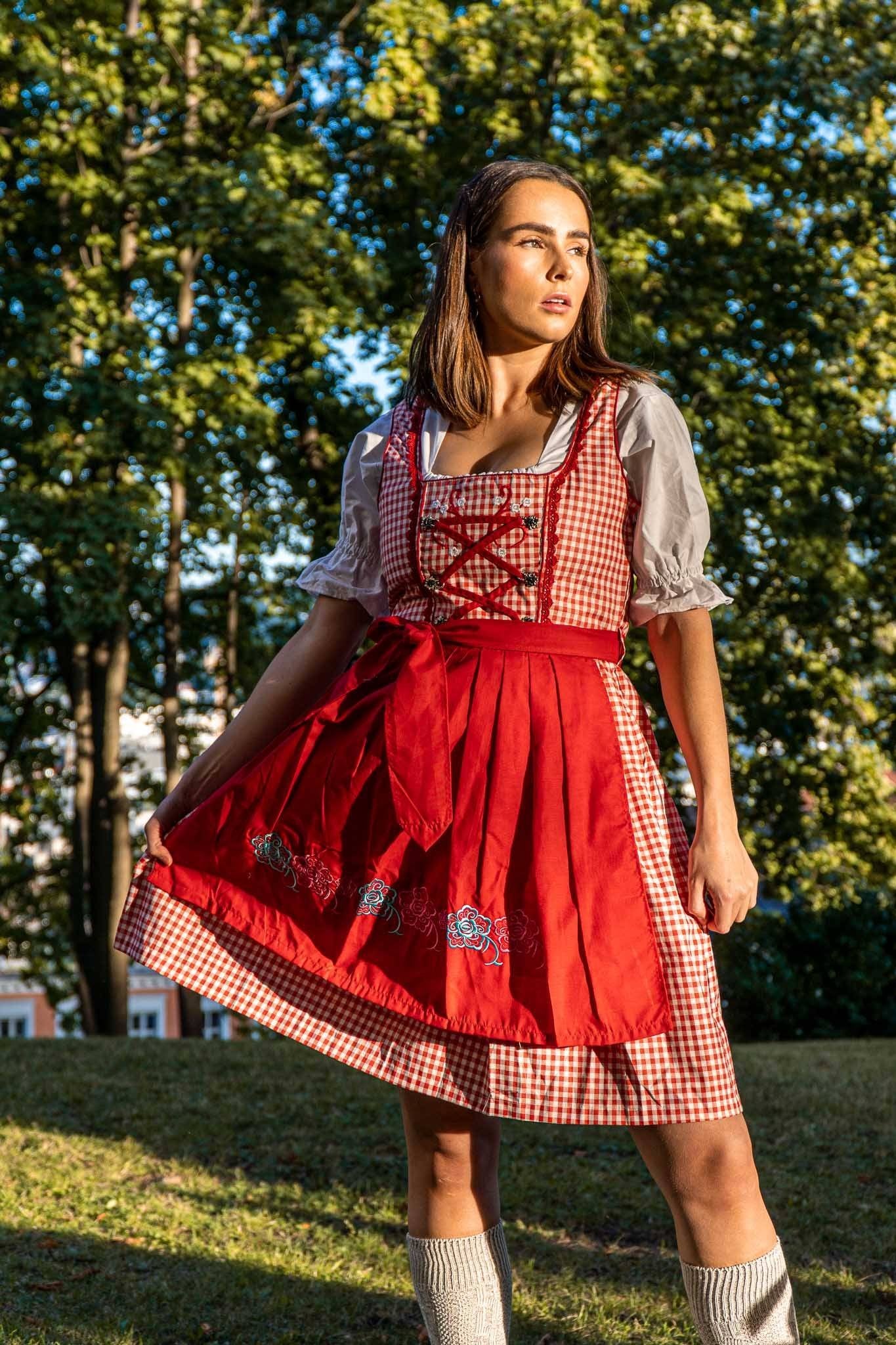 Marie Dirndl • Rød • Bomull
