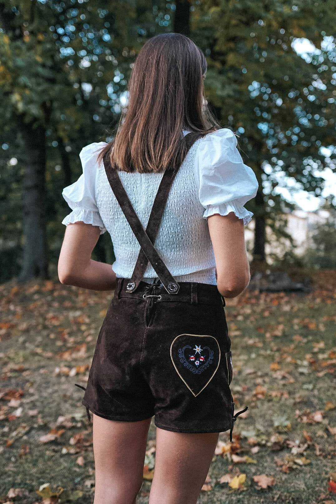 Anna Lederhose • Kort • Mørk Brun • Semsket Skinn